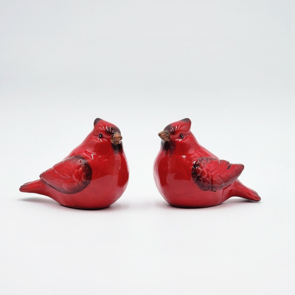 Vintage Red Cardinal Bird Salt Pepper Shakers Ceramic Farmhouse Kitchen Decor